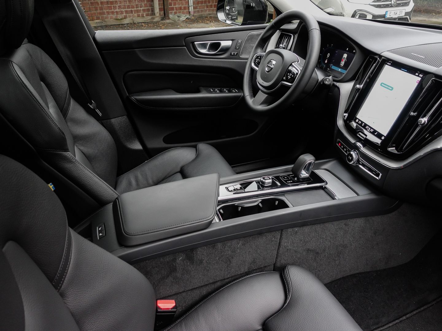 Volvo XC60 Plus Dark Recharge Plug-In Hybrid AWD T6 Tw