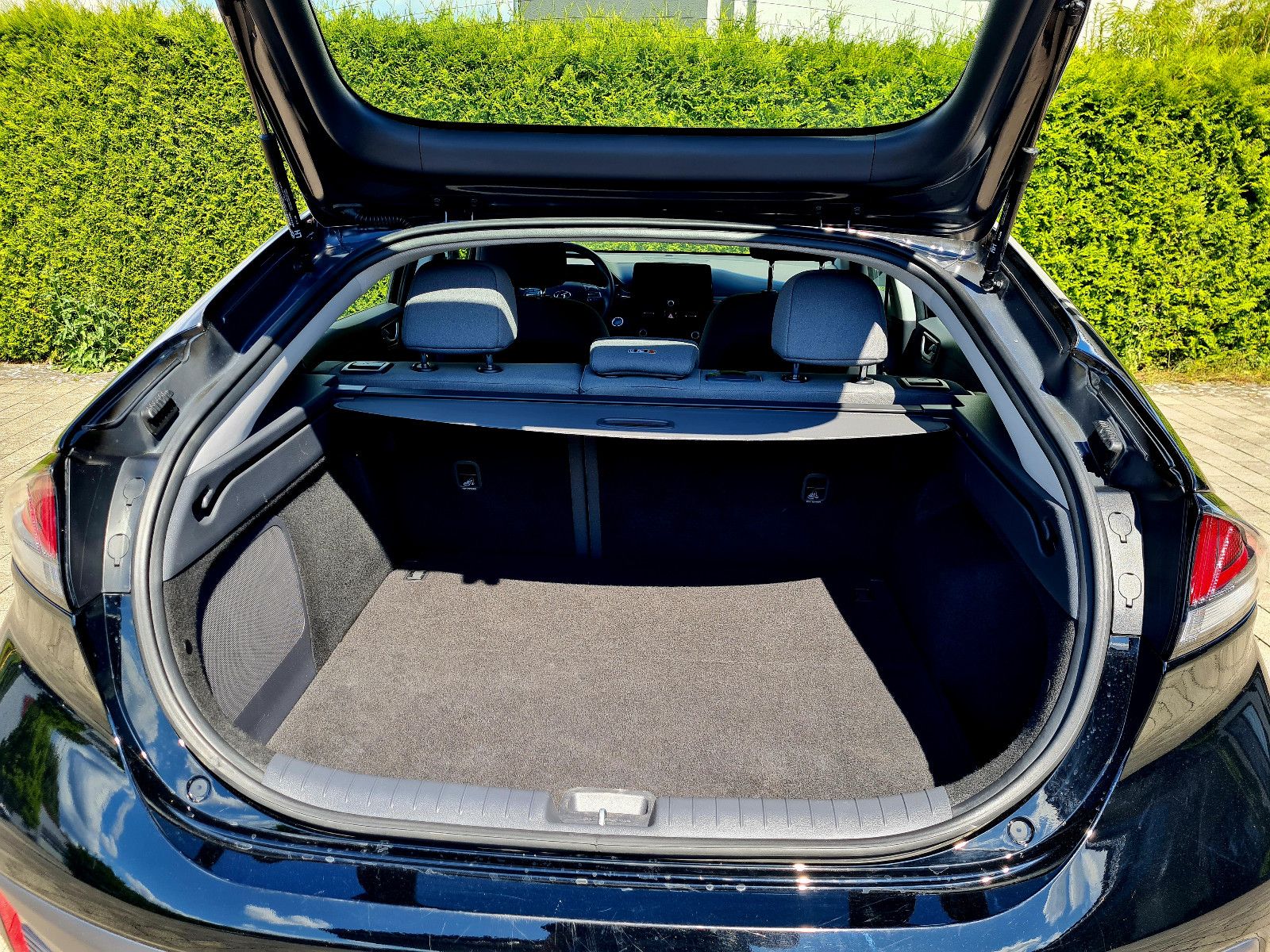 Hyundai IONIQ Elektro - Samsaru's Car Outlet