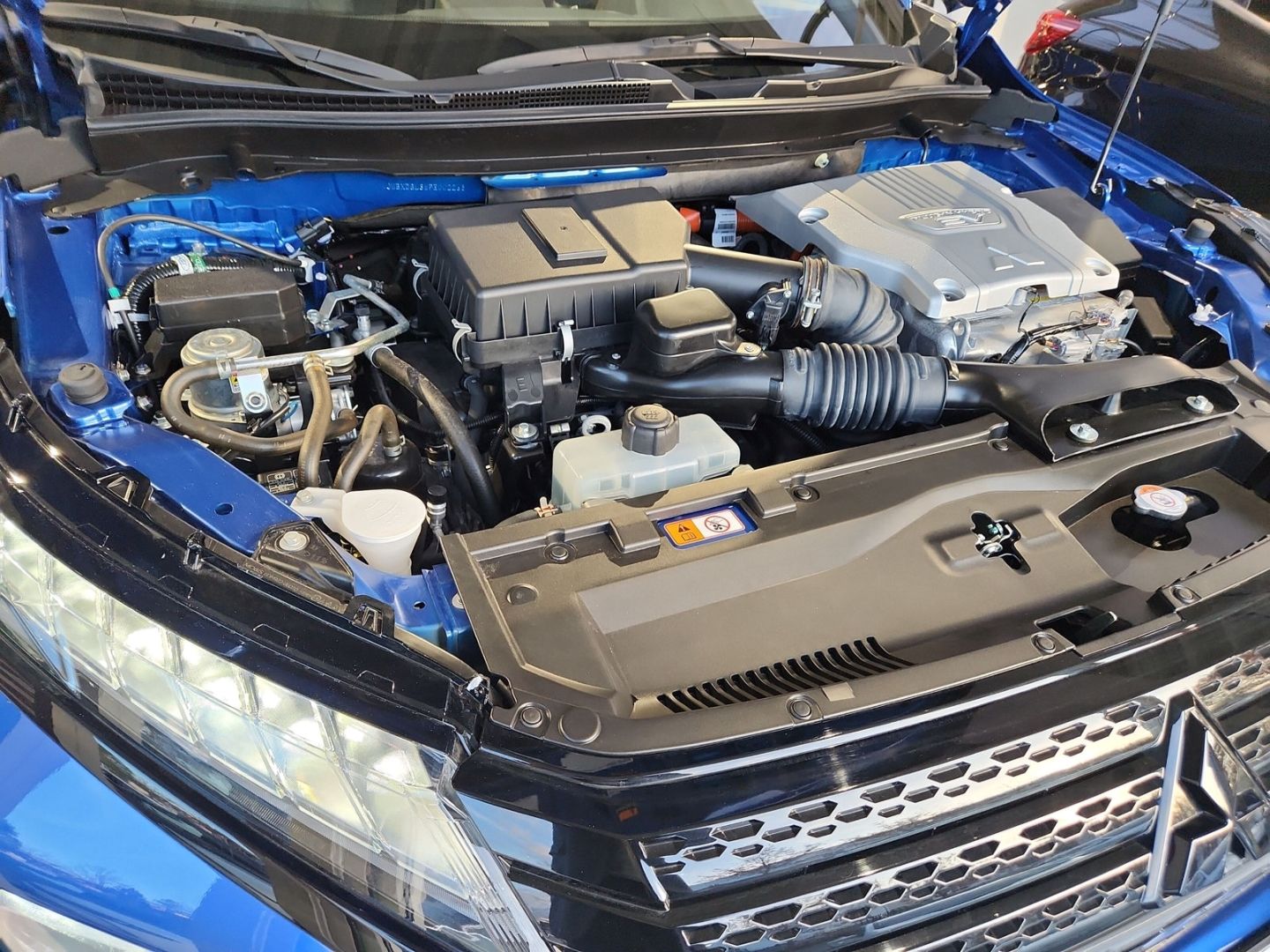 Mitsubishi Eclipse Cross Plug-In Hybrid Select Black WR Gar