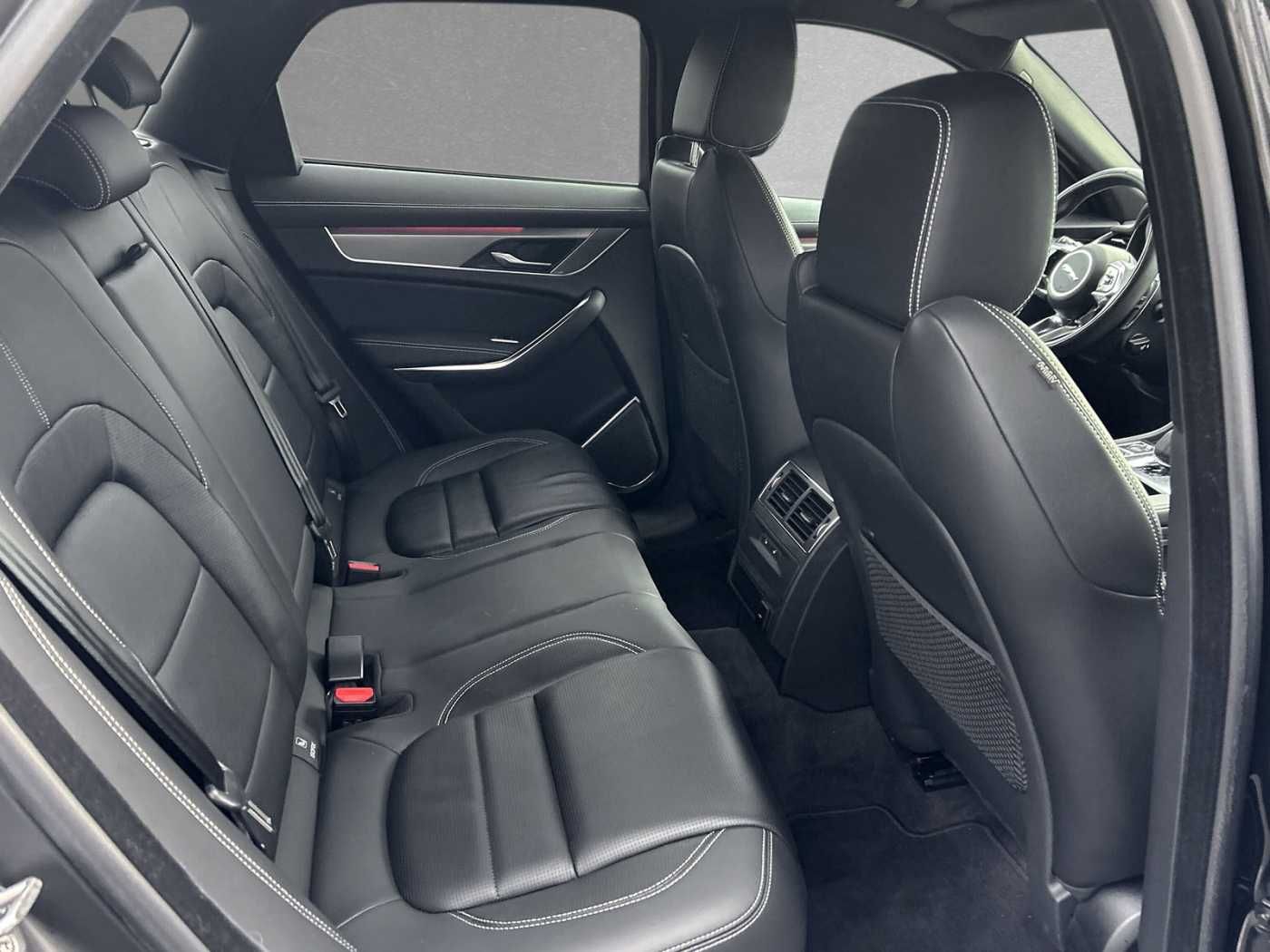 Jaguar F-Pace Plug-in-Hybrid P400e AWD R-Dynamic S