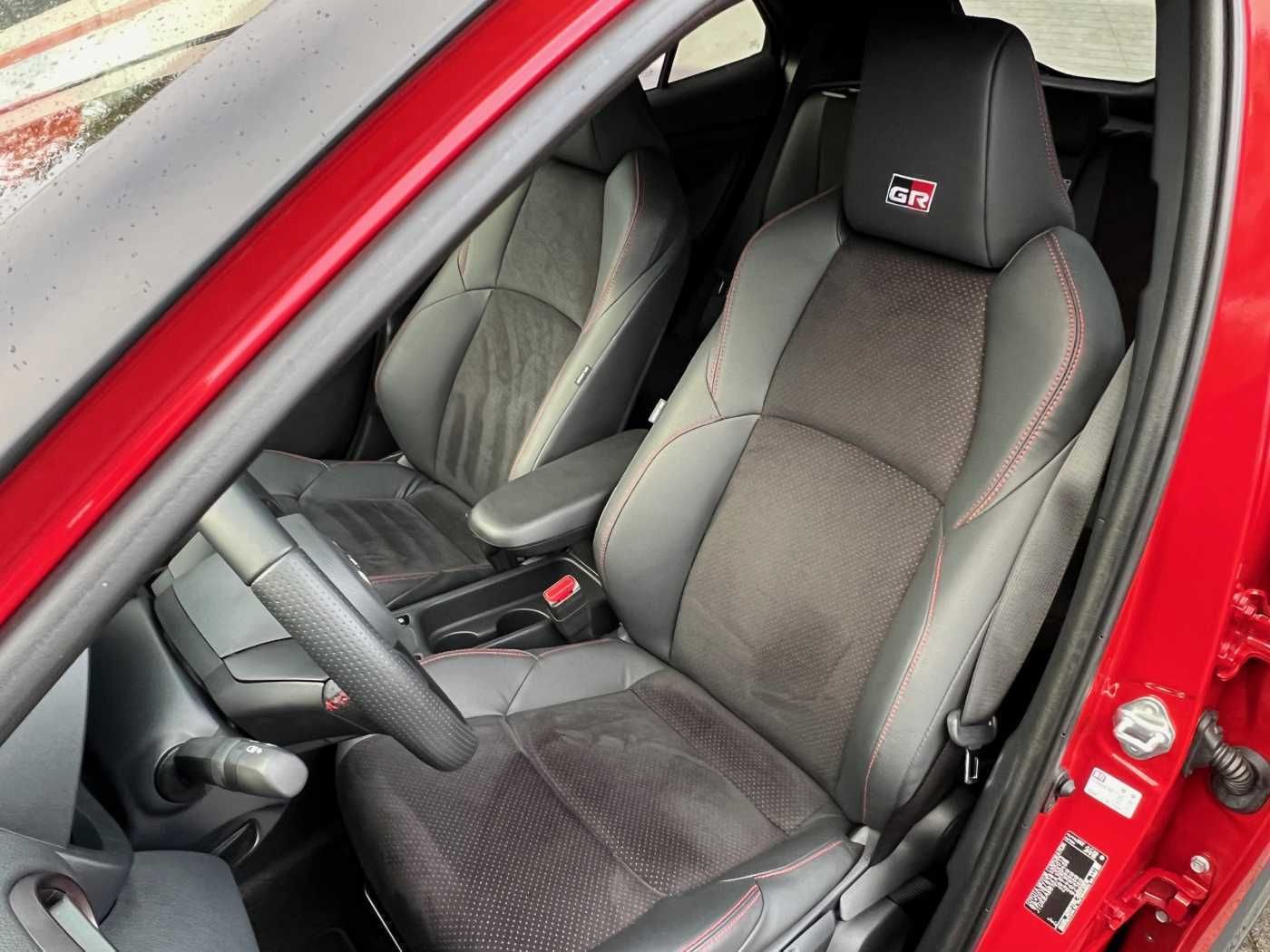 Toyota Yaris Cross 1.5 GR Sport Hybrid -  LED, Navi, el