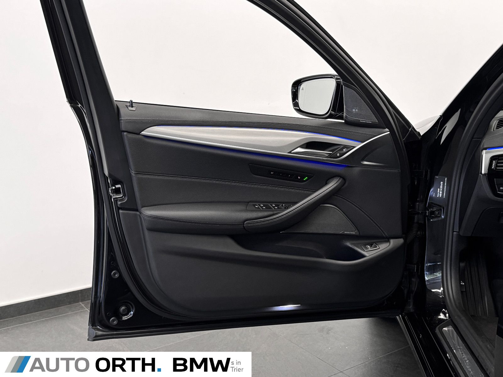 BMW 530d xDrive Touring PANO ST-HZG MASSAGE SITZLÜFT