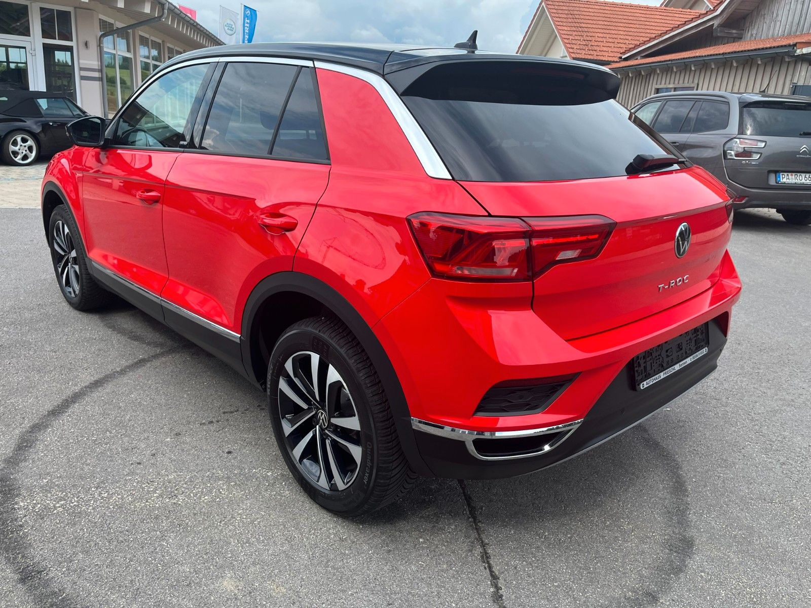 Volkswagen T-Roc 1.5 TSI DSG UNITED - Samsaru's Car Outlet