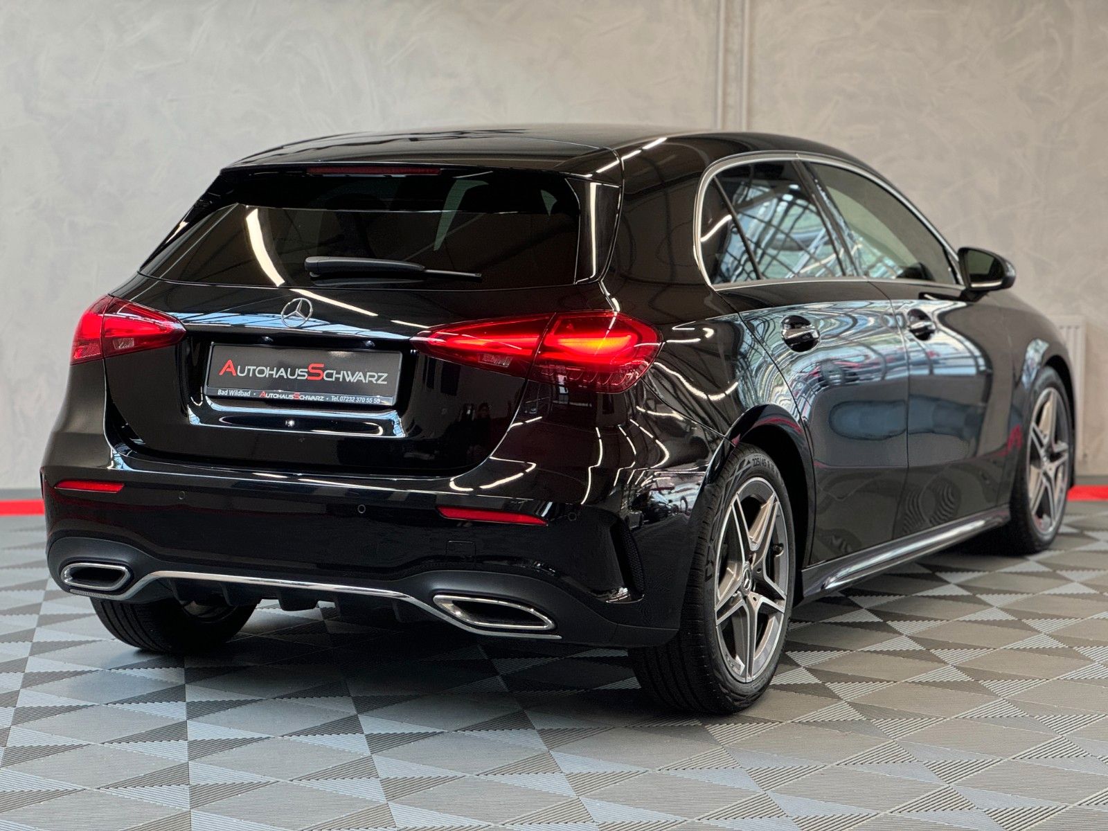 Mercedes-Benz A180 AMG Line - Samsaru's Car Outlet