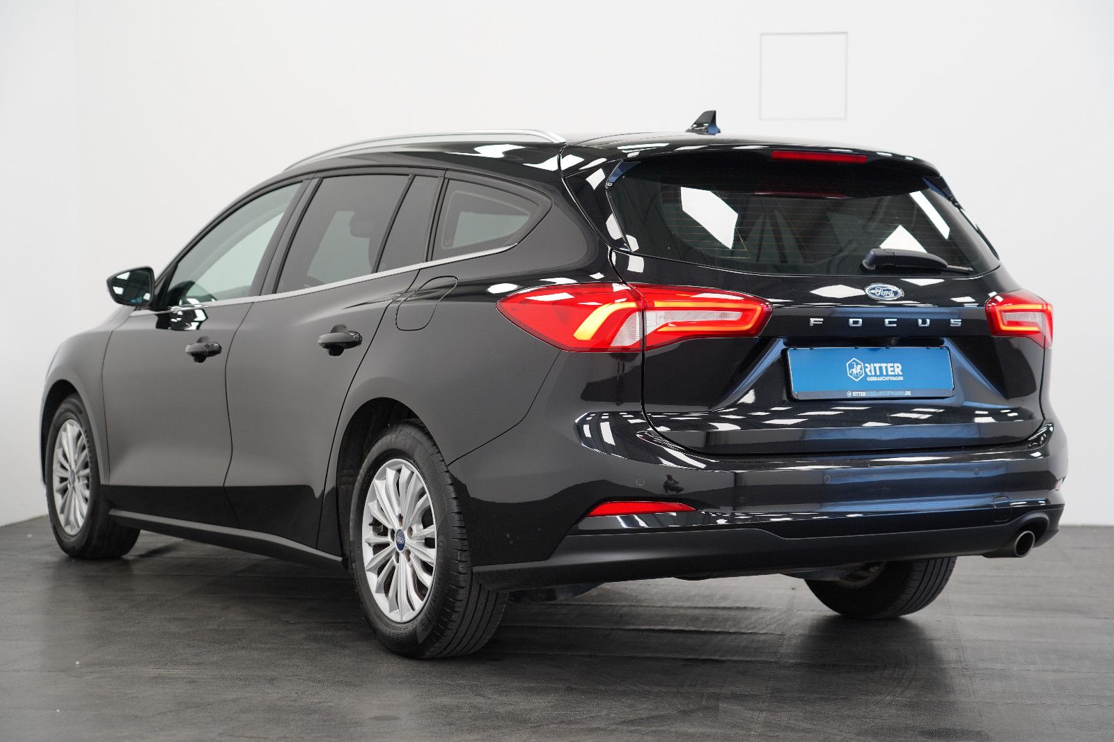 Ford Focus Turnier 1.5 Titanium - Samsaru's Car Outlet