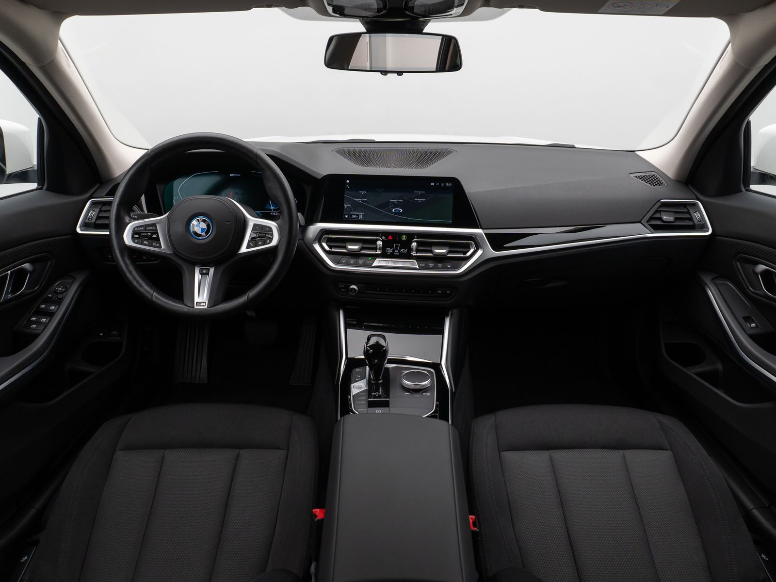BMW 330e - Samsaru's Car Outlet