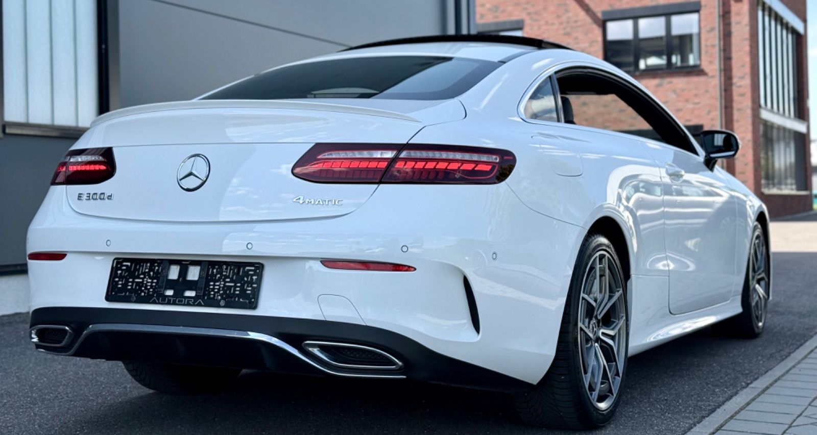 Mercedes-Benz E 300d Coupe 4Matic AMG - Samsaru's Car Outlet