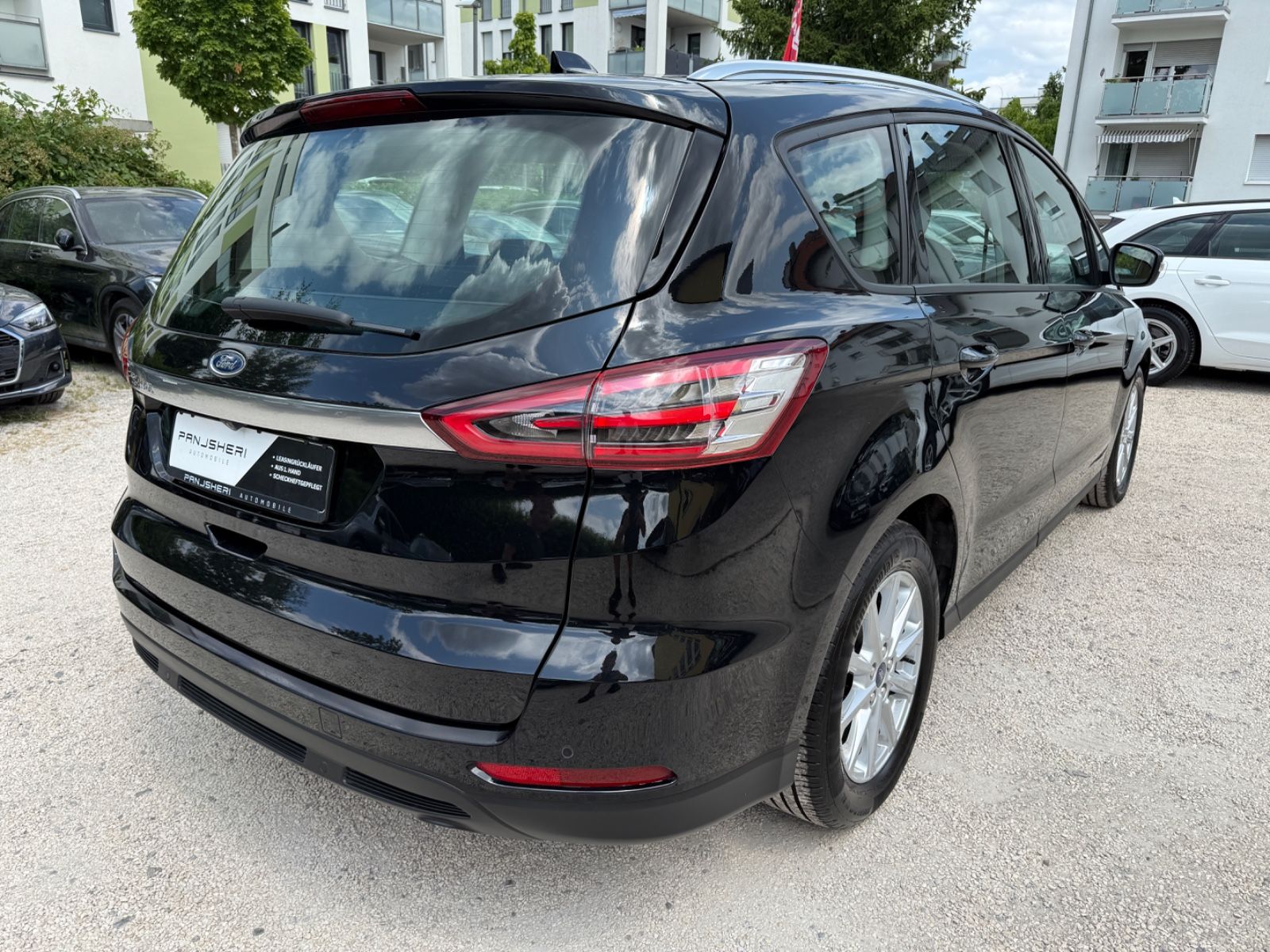 Ford S-Max 2.0 Aut EcoBlue - Samsaru's Car Outlet