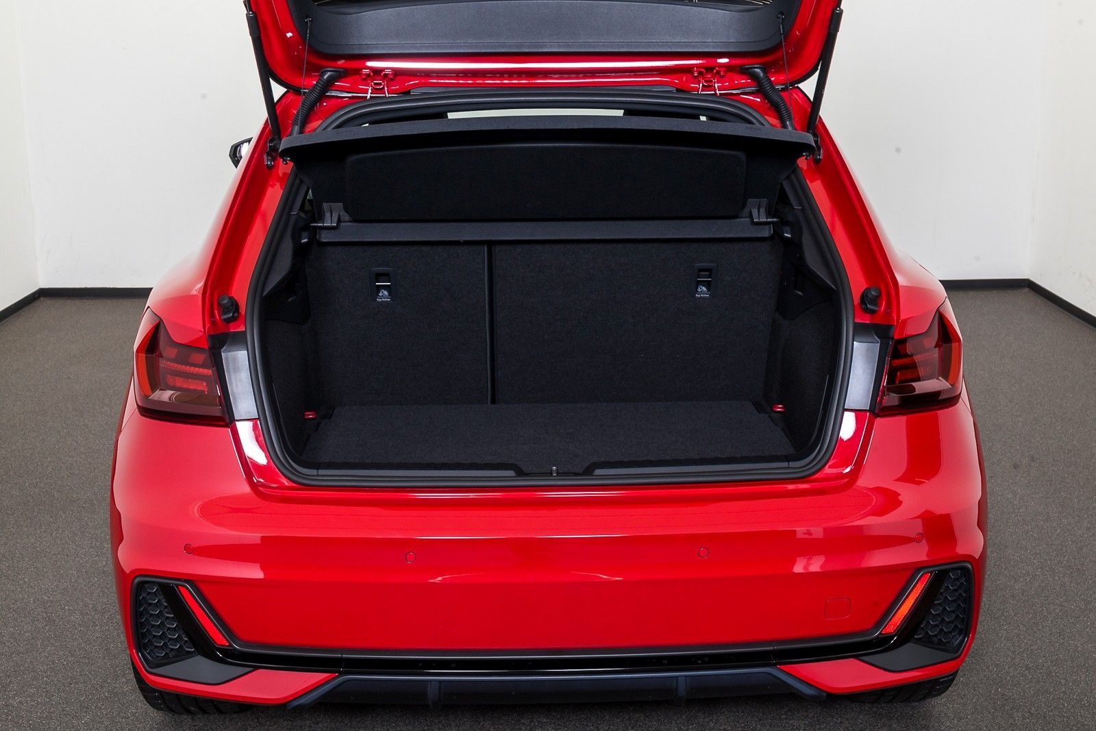 Audi A1 Sportback S line 35 TFSI S tr. - Samsaru's Car Outlet