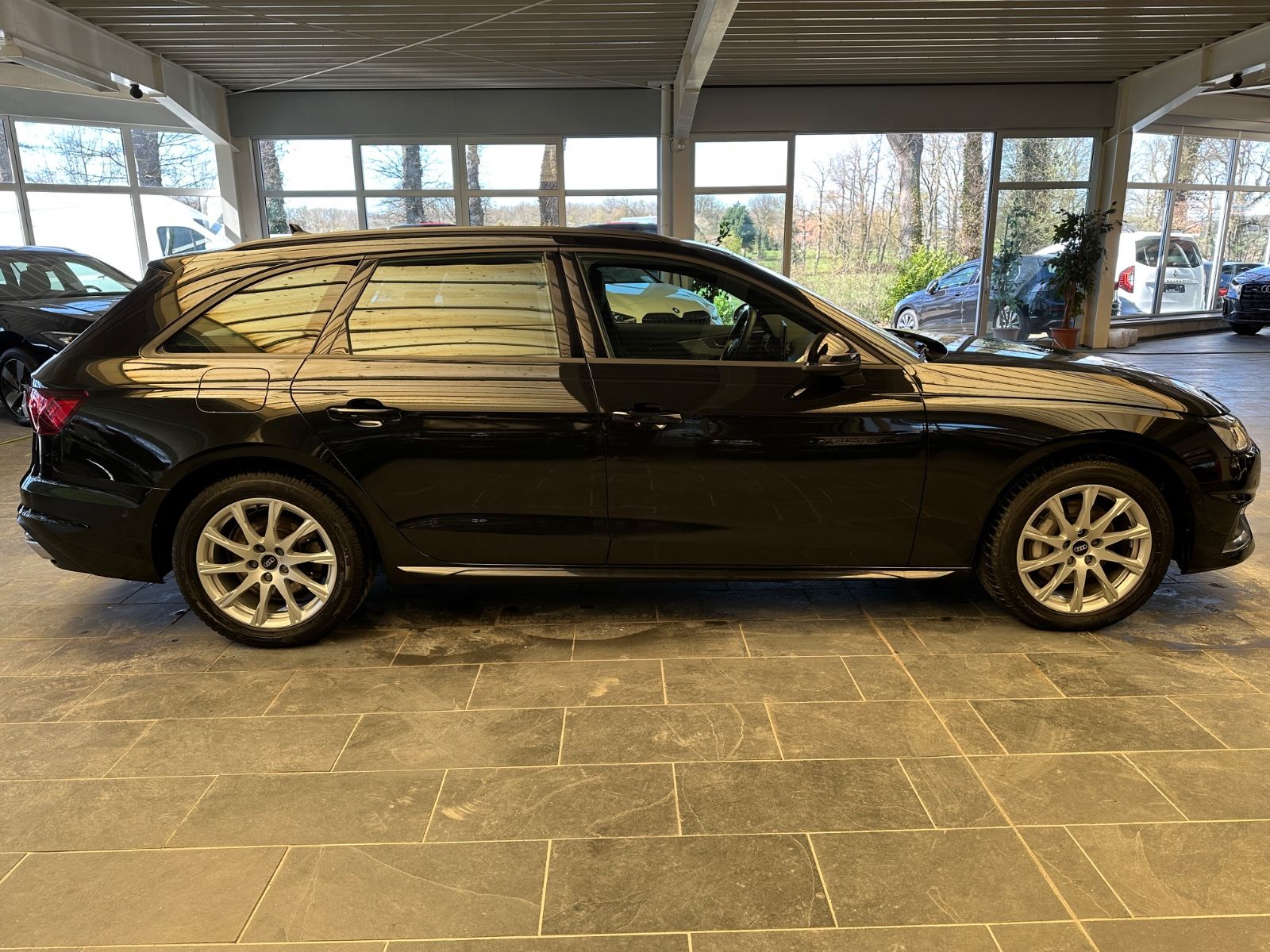 Audi A4 Avant 40 TDI quattro advanced AHK LEDER