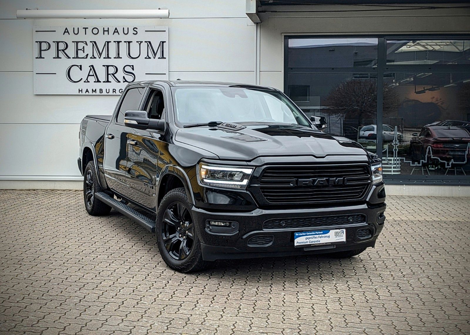Dodge RAM 1500  Laramie Limited Night HEMI 5.7L   4x4