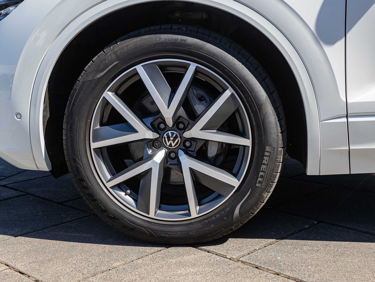 Volkswagen Touareg 3.0 TDI Elegance - Samsaru's Car Outlet