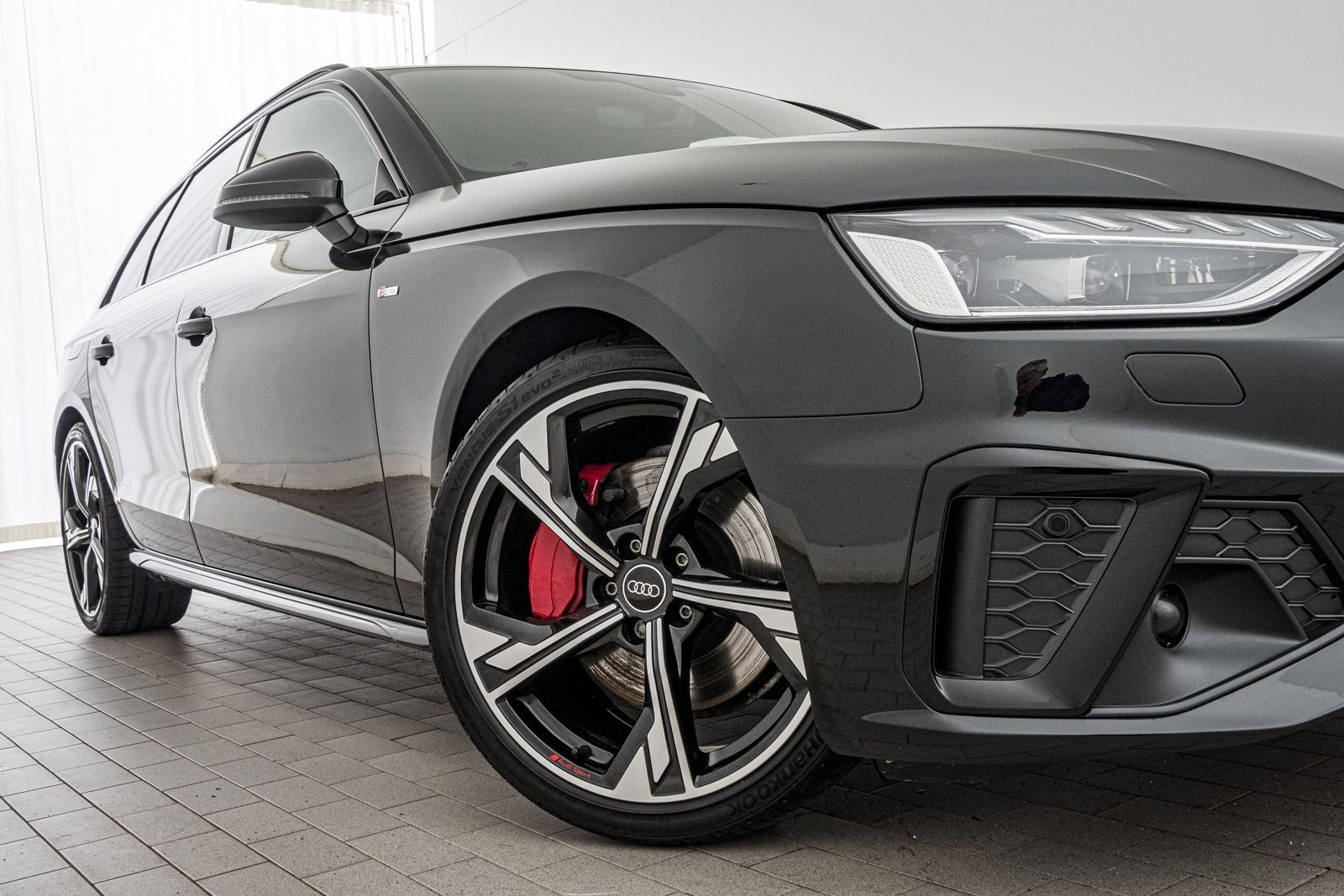 Audi A4 Avant S line 45 TFSI quattro S tronic - Samsaru's Car Outlet