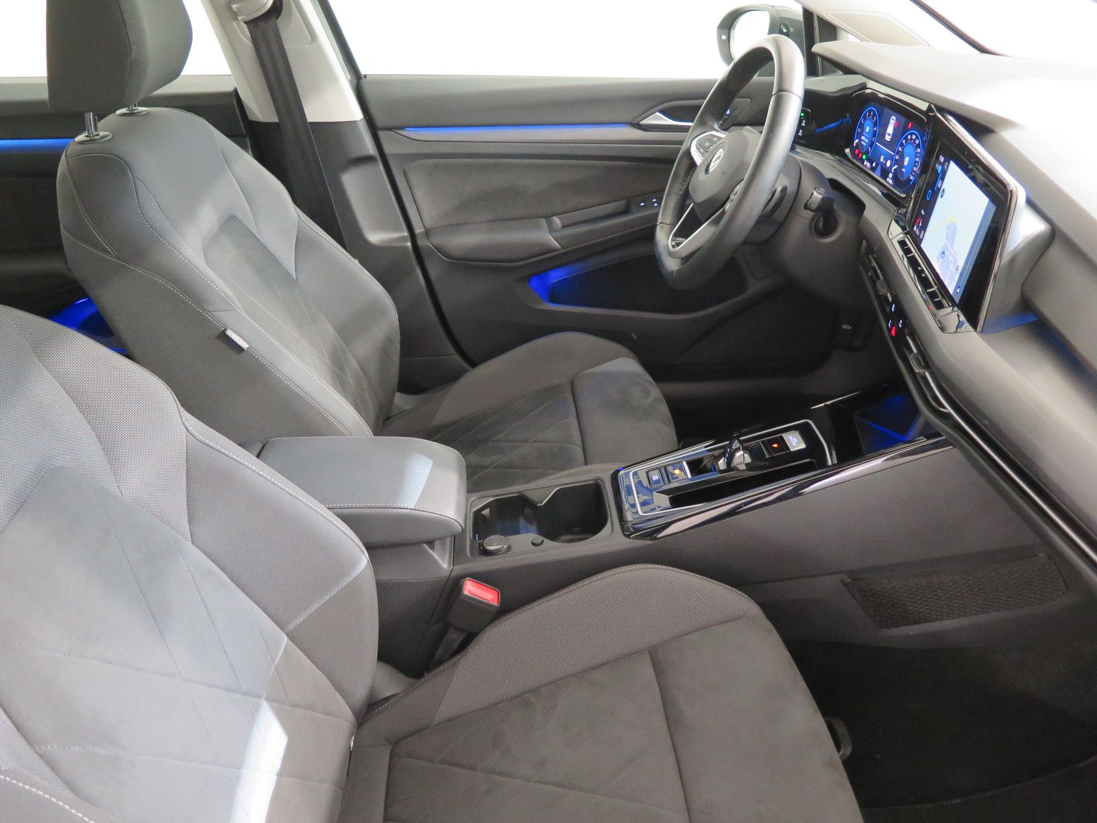 Volkswagen Golf VIII Variant Style, LED,App,Navi,Sportsitze