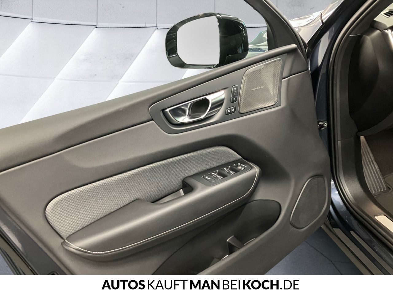 Volvo XC60 B5 AWD PlusDark ACC BLIS AHK 4xSHz VLED H&K