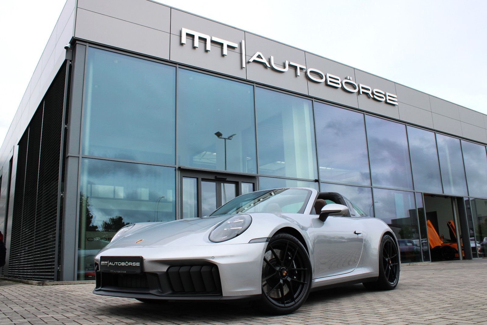 Porsche 992 TARGA 4 GTS T-HYBRID BOSE/LIFT/HD-MATRIX/21"