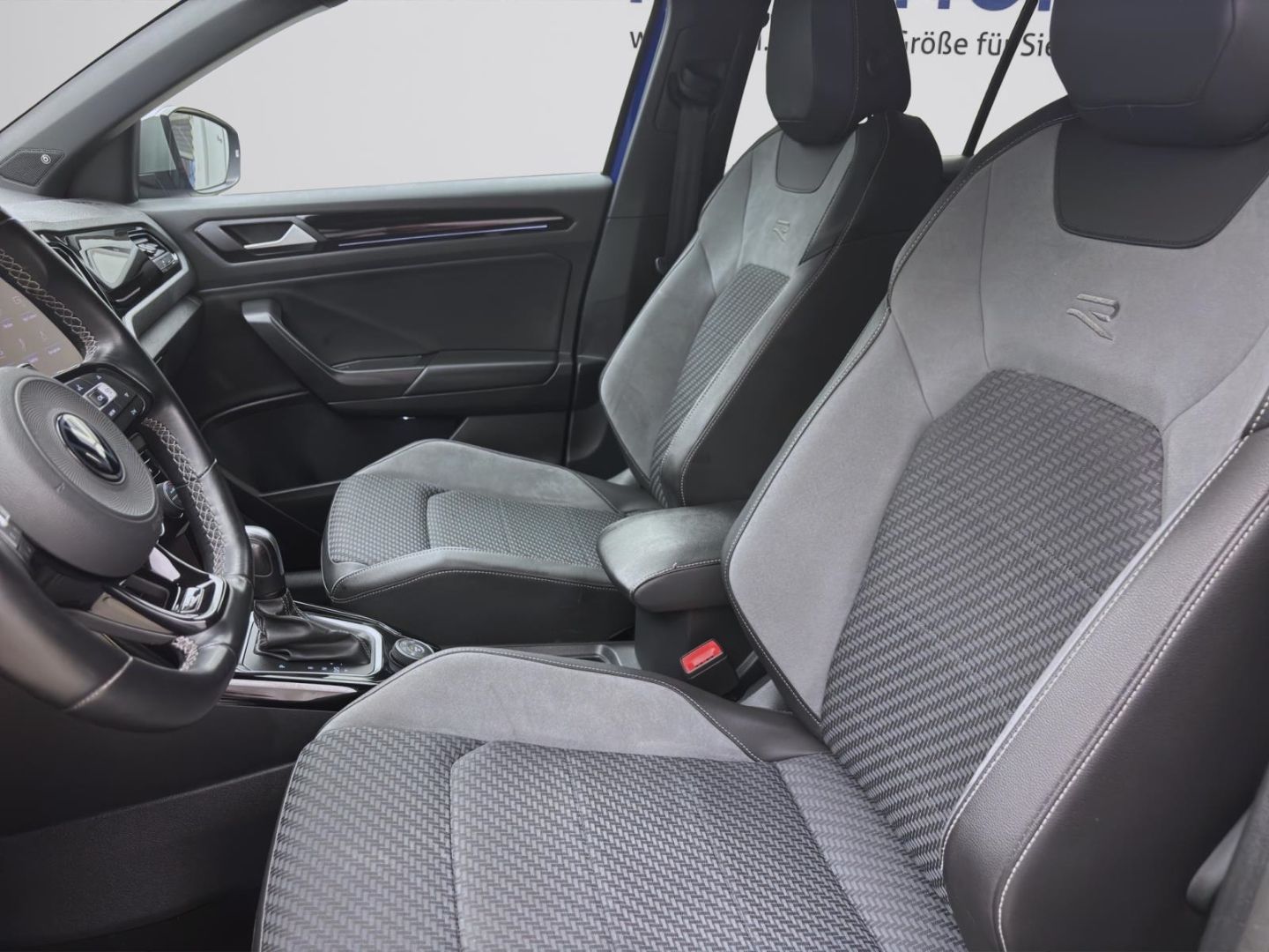 Volkswagen T-Roc 2.0 TSI DSG 4M - Samsaru's Car Outlet