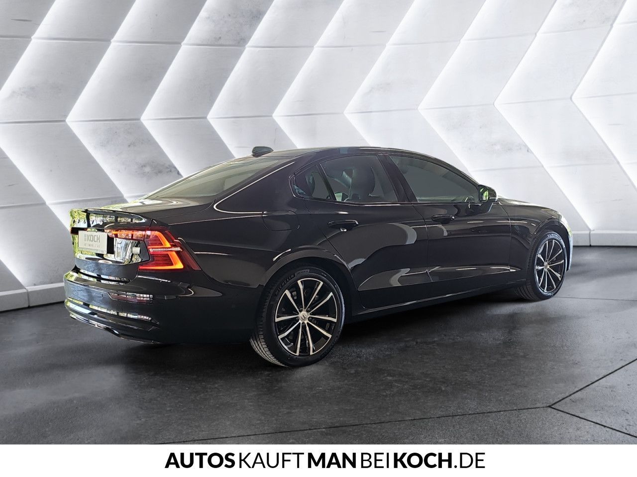 Volvo S60 T8 AWD Recharge Plug-In Hybrid Plus Dark