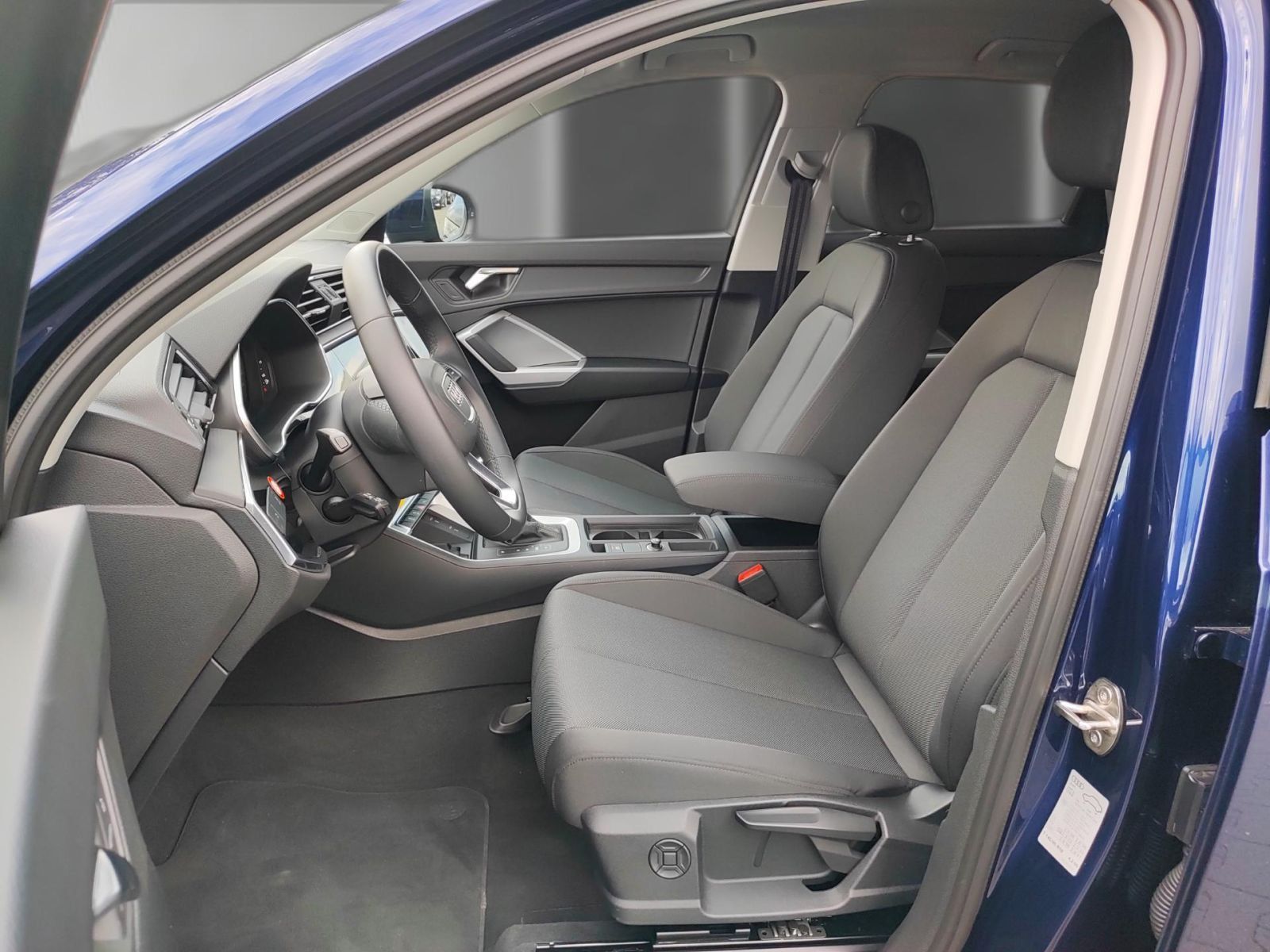 Audi Q3 35 TDI qu. S tronic - Samsaru's Car Outlet