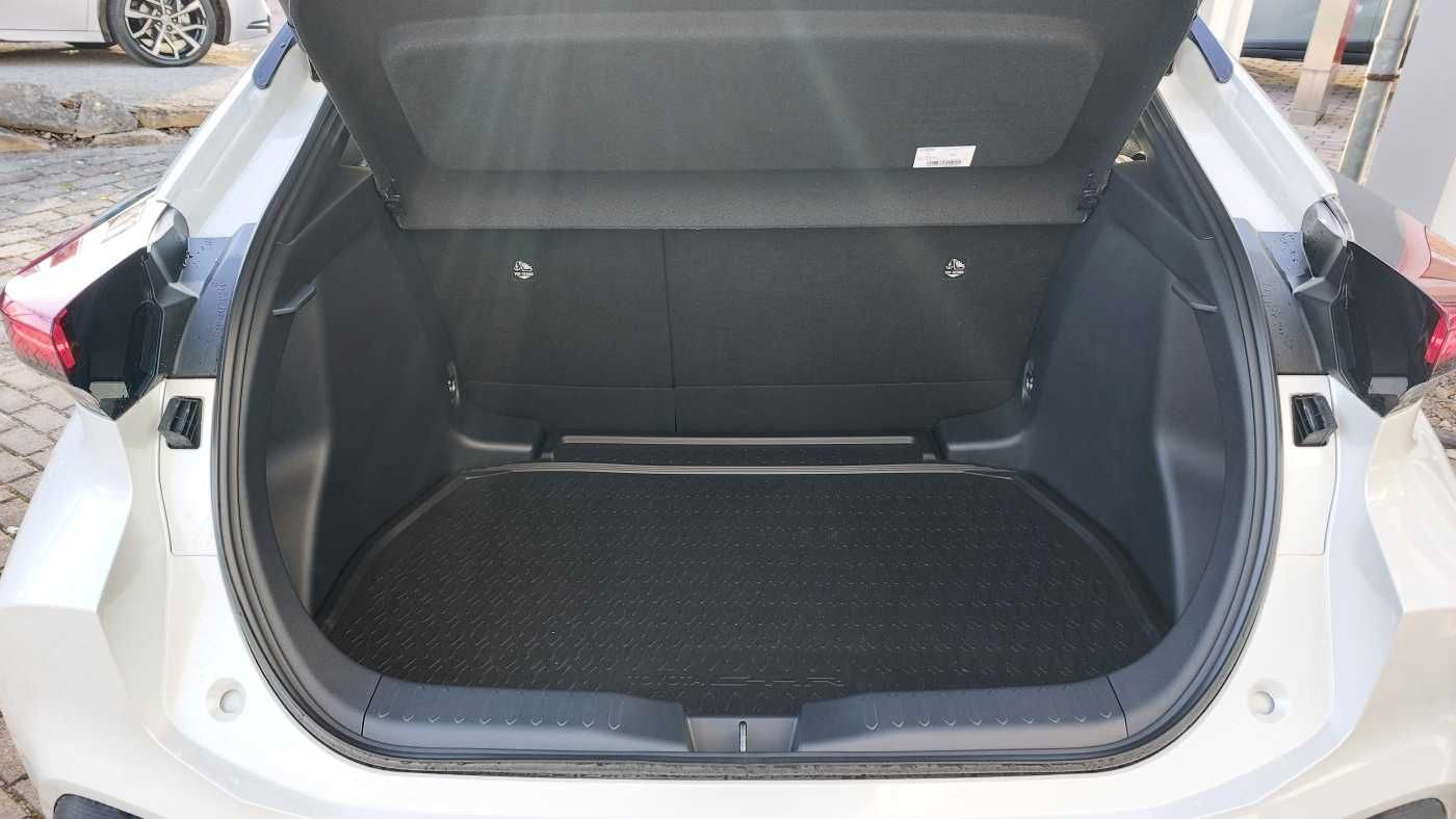 Toyota C-HR 1.8 Hybrid - Samsaru's Car Outlet