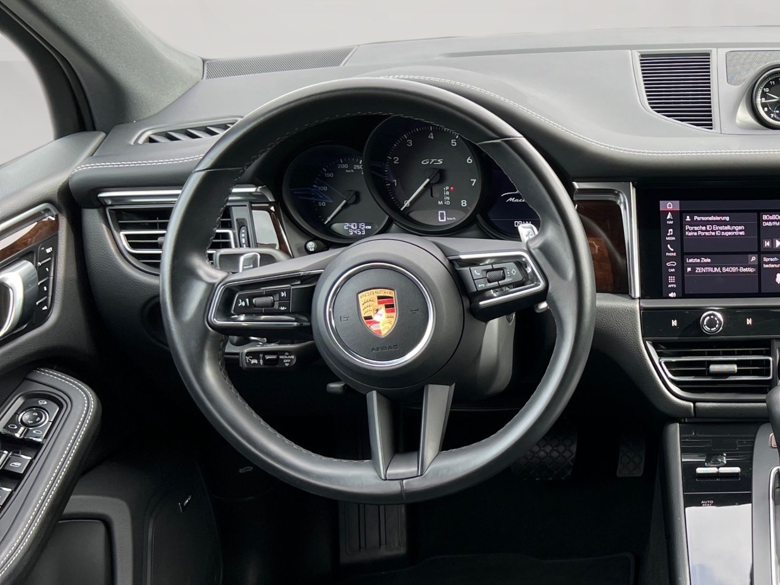 Porsche Macan GTS - Samsaru's Car Outlet