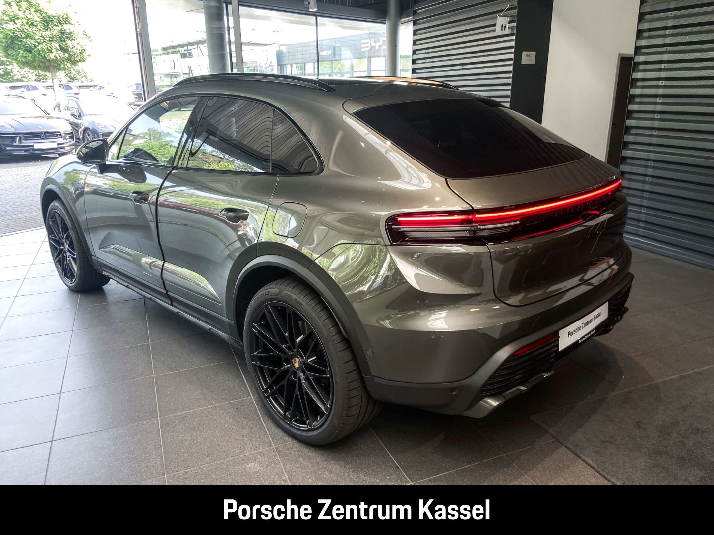 Porsche Macan Electric 4 Matrix LED