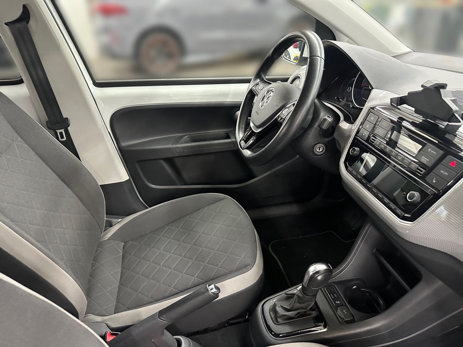 Volkswagen e-up! Style Plus - Samsaru's Car Outlet