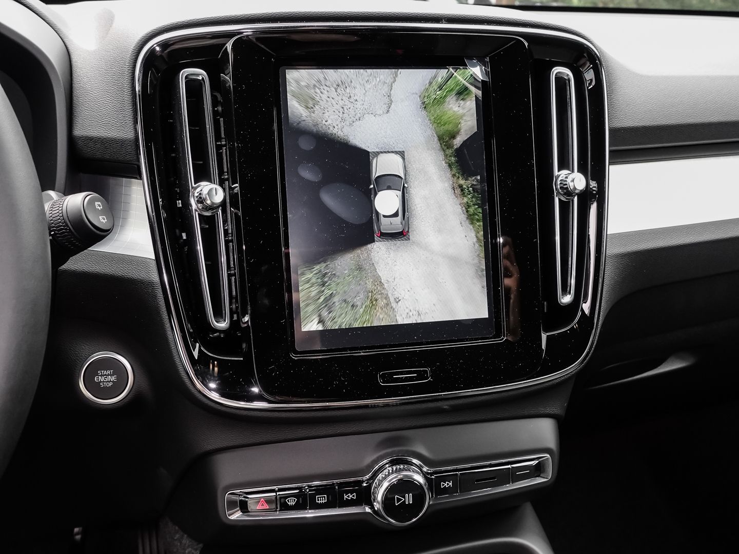 Volvo XC40 B3 Benzin Plus Dark - Samsaru's Car Outlet