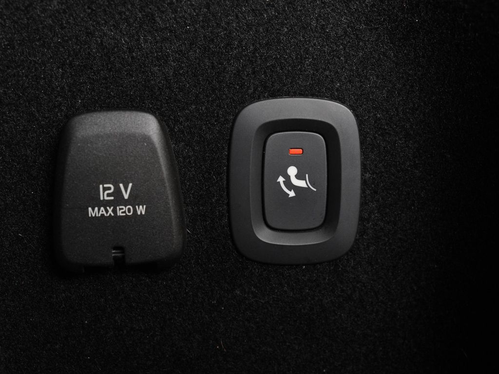 Volvo V60 T8 AWD Recharge R-Design *AHK * 360°-Kam.*