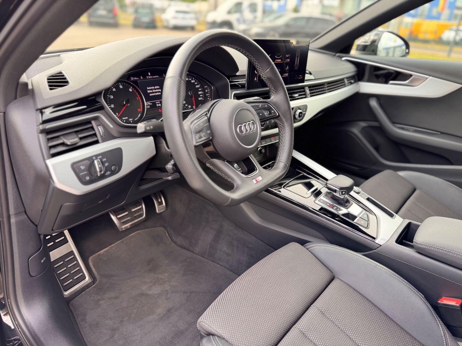 Audi A4 Avant 40 TFSI S line - Samsaru's Car Outlet