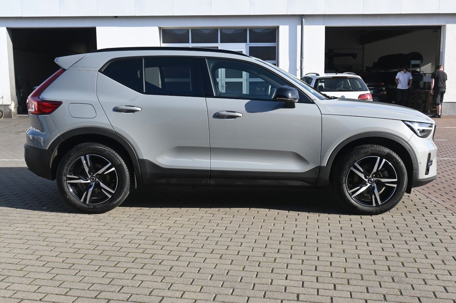 Volvo XC40 B3 DKG Plus Dark*FSHZG*360°*ACC