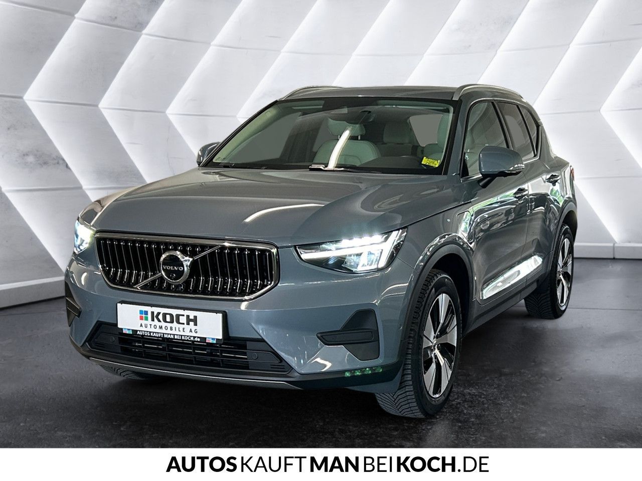 Volvo XC40 T4 Recharge Plus Bright - Samsaru's Car Outlet