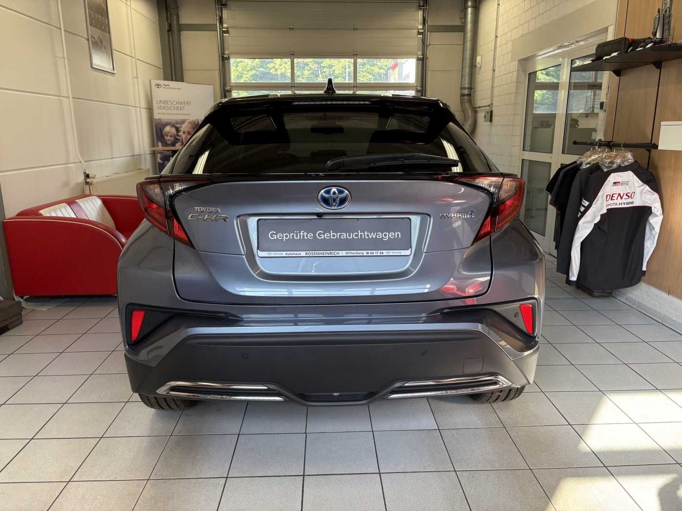 Toyota C-HR Hybrid - Samsaru's Car Outlet