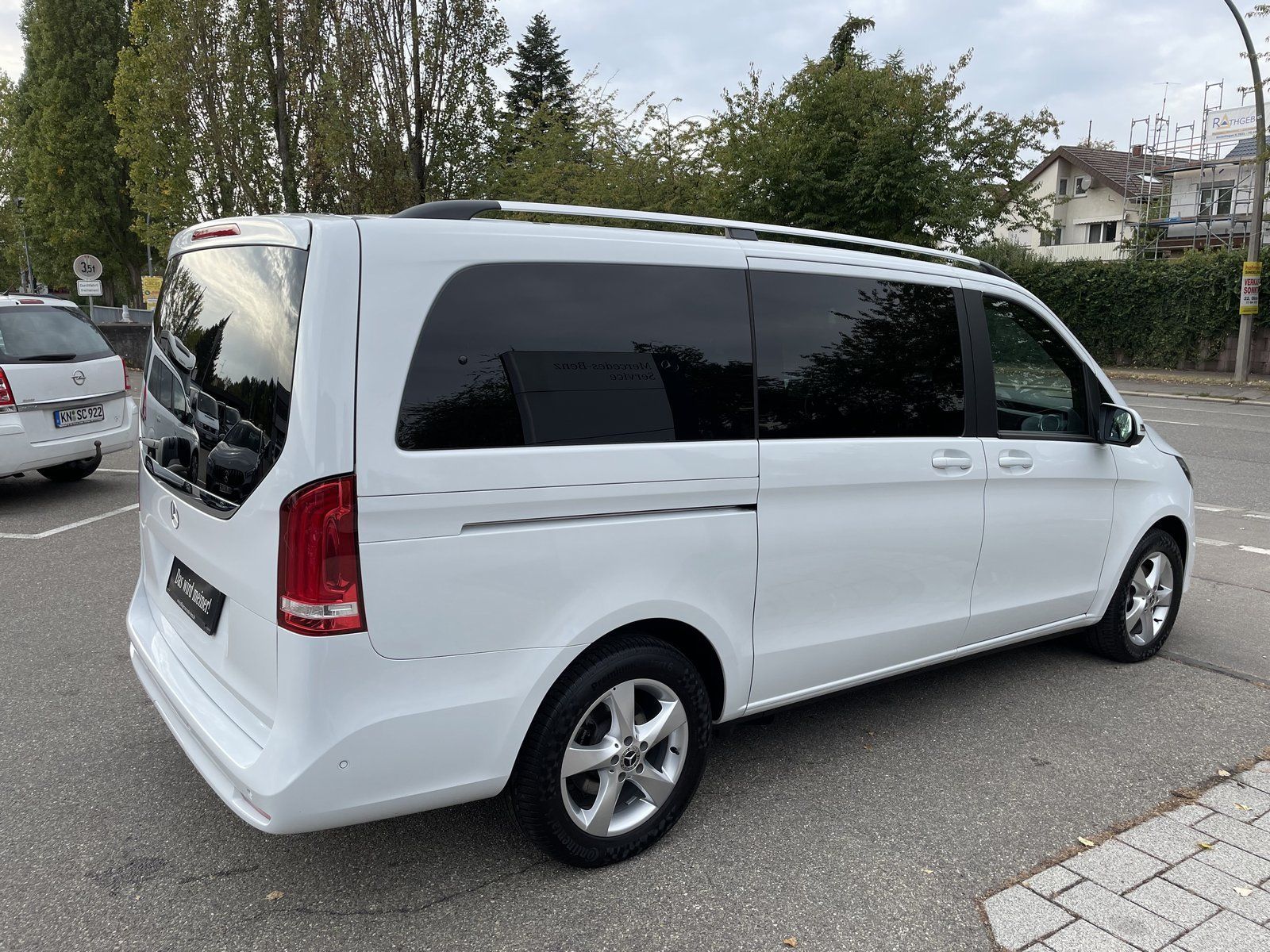 Mercedes-Benz V 220 d 4MATIC ED - Samsaru's Car Outlet
