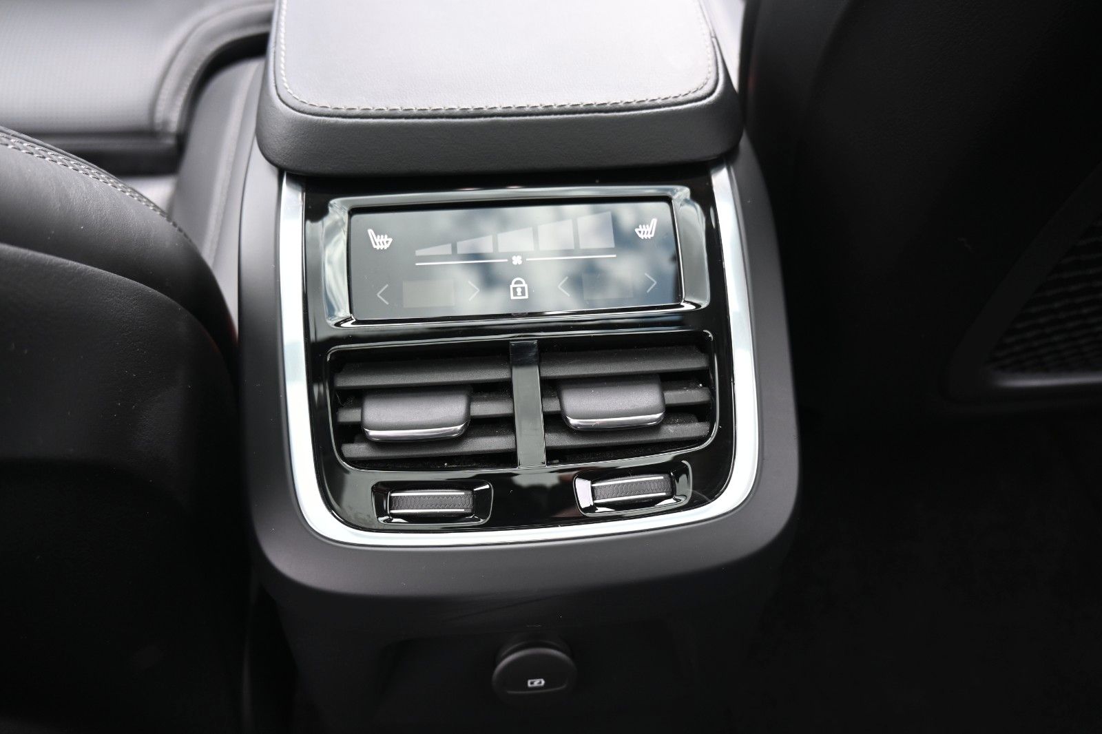 Volvo XC90 T8 Ultimate Bright PHEV *AHK*MASS*B&W*LUFT*