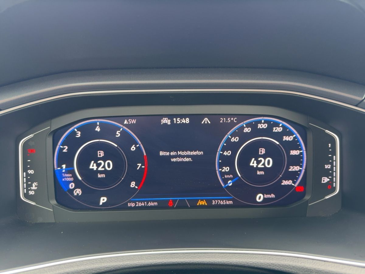 Volkswagen T-Roc 1.5 TSI DSG R-Line - Samsaru's Car Outlet