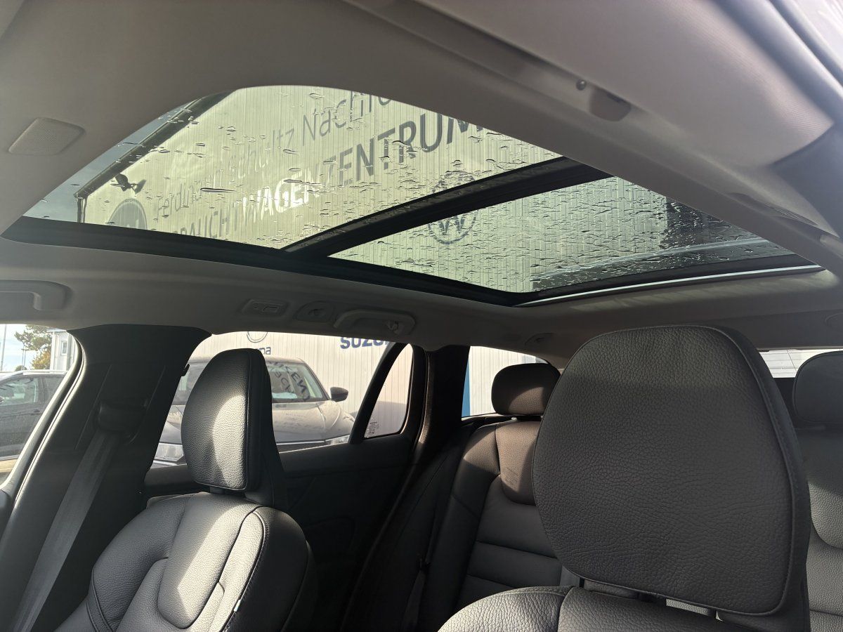 Volvo V60 T6 Ultra Dark AWD Plug-in Hybrid B&W AHK