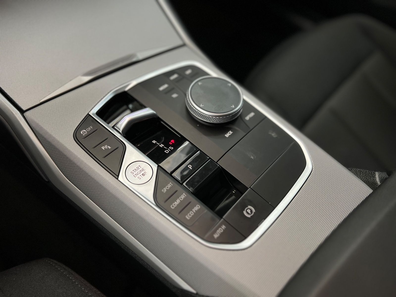 BMW 320d Lim. x Drive AHK+Driving Assist