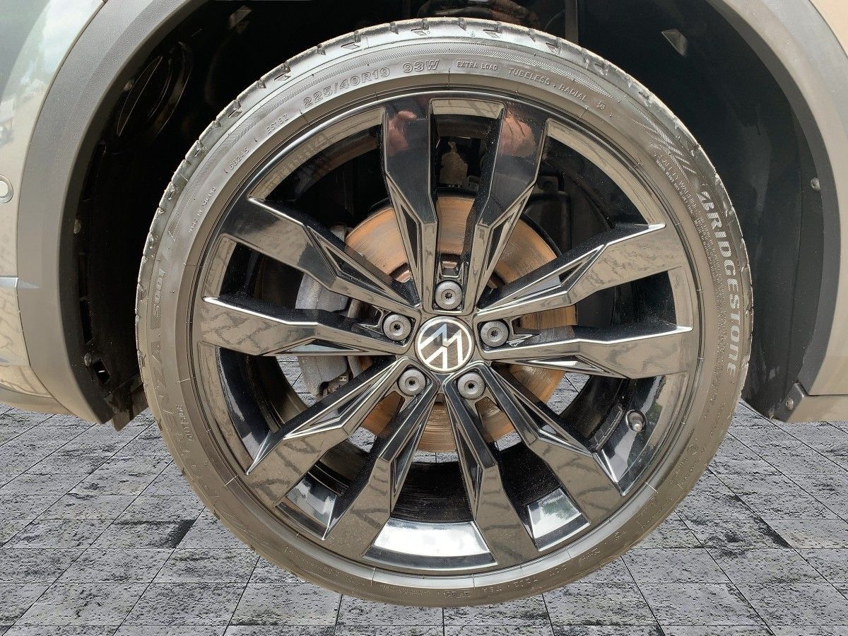 Volkswagen T-Roc 1.5TSI DSG R-LINE - Samsaru's Car Outlet