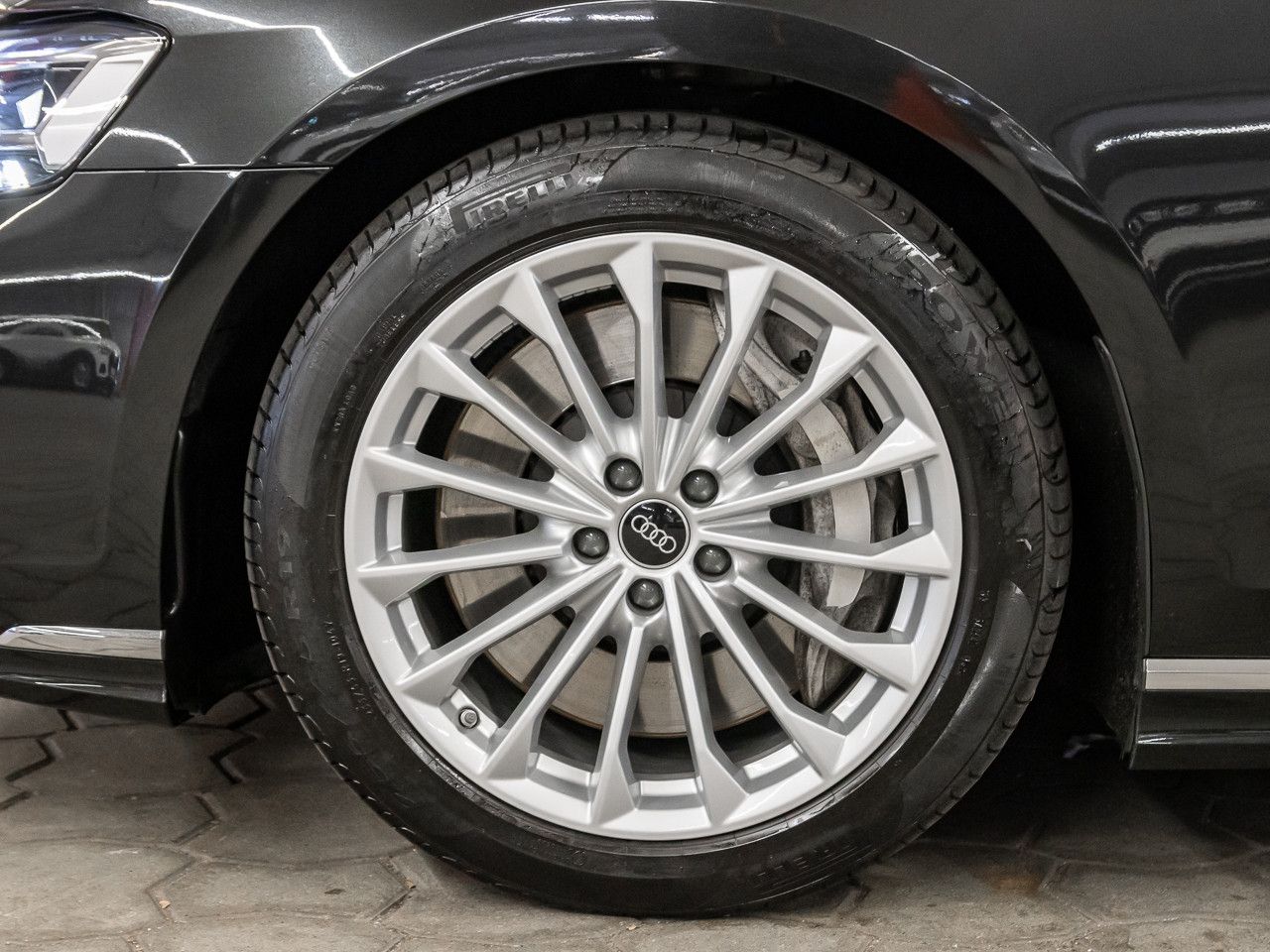 Audi A8 L 60 TFSI e quattro - Samsaru's Car Outlet