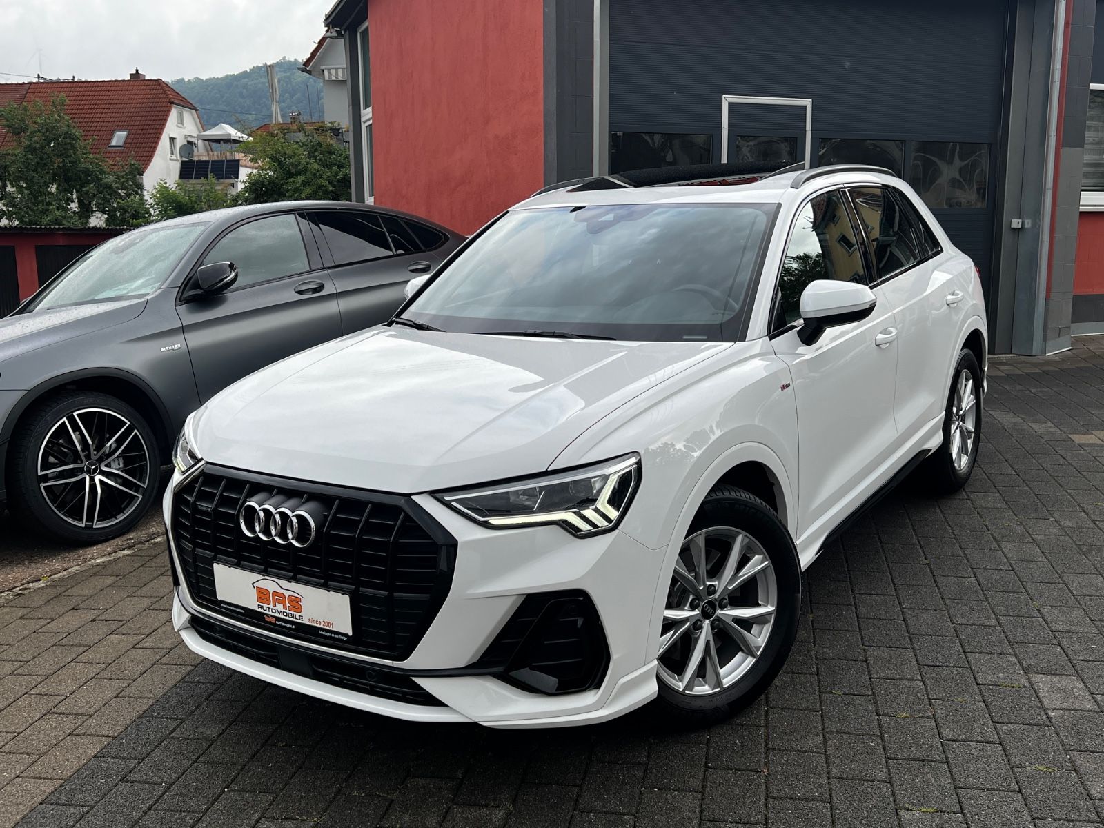 Audi Q3 45 TFSI quattro S line - Samsaru's Car Outlet
