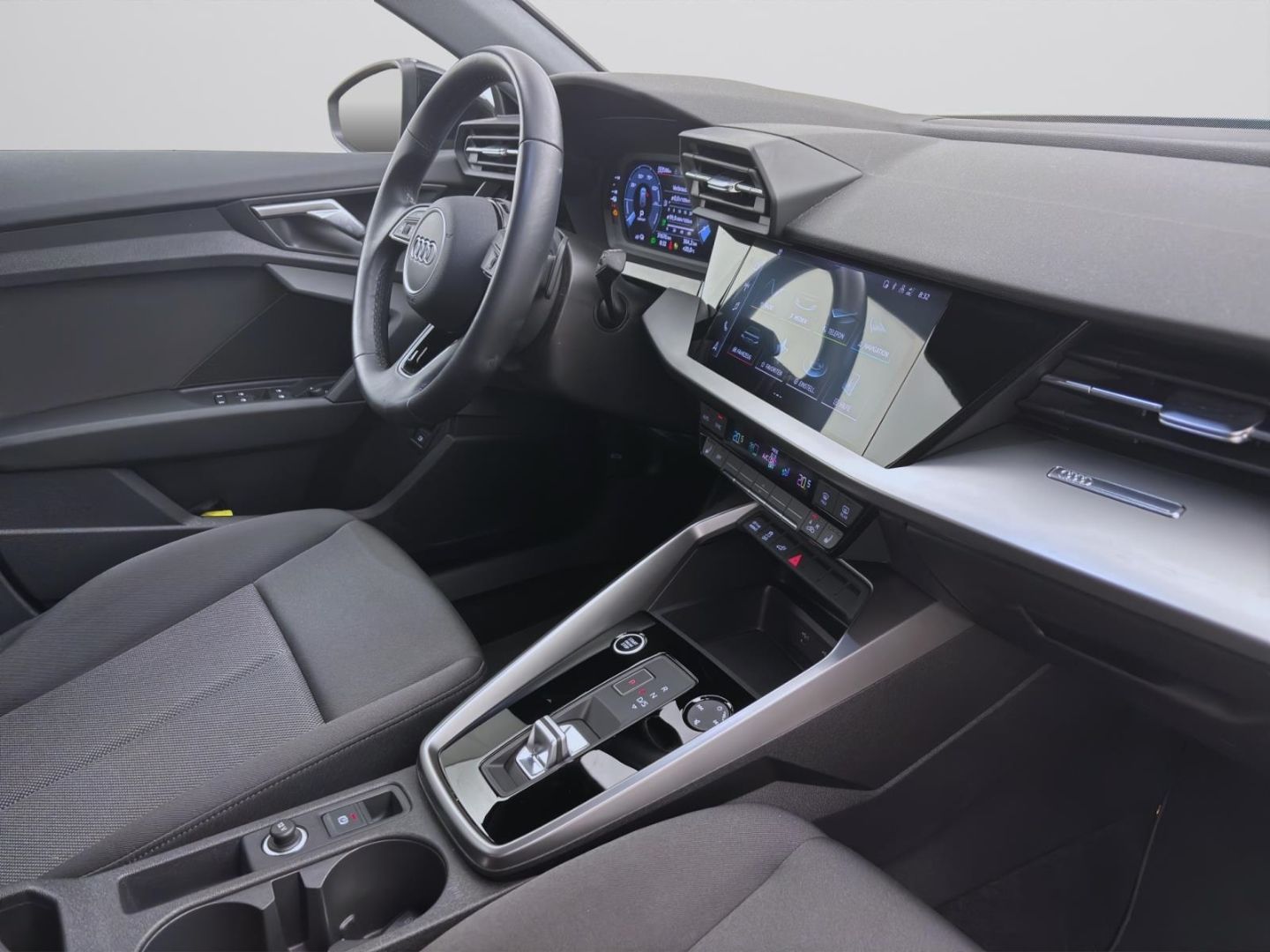 Audi A3 Sportback 40 TFSIe PDC SITZHZG KLIMA LM16