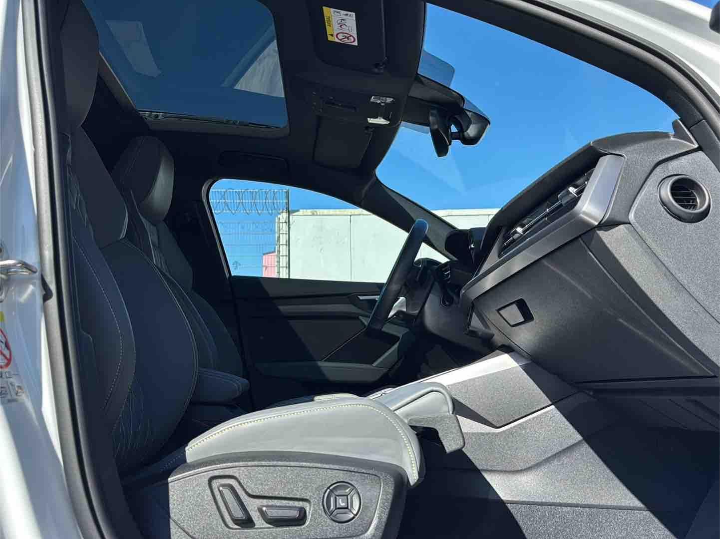 Audi A3 45 TFSIe 2x S line ACC BLACK HuD PANO RAUTE