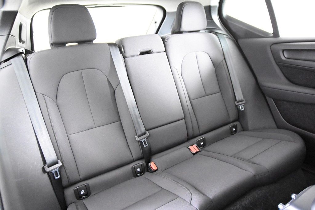 Volvo XC40 T4 Recharge Inscription - Samsaru's Car Outlet