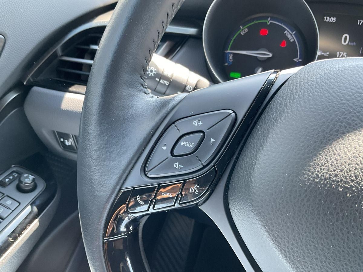 Toyota C-HR HYBRID - Samsaru's Car Outlet