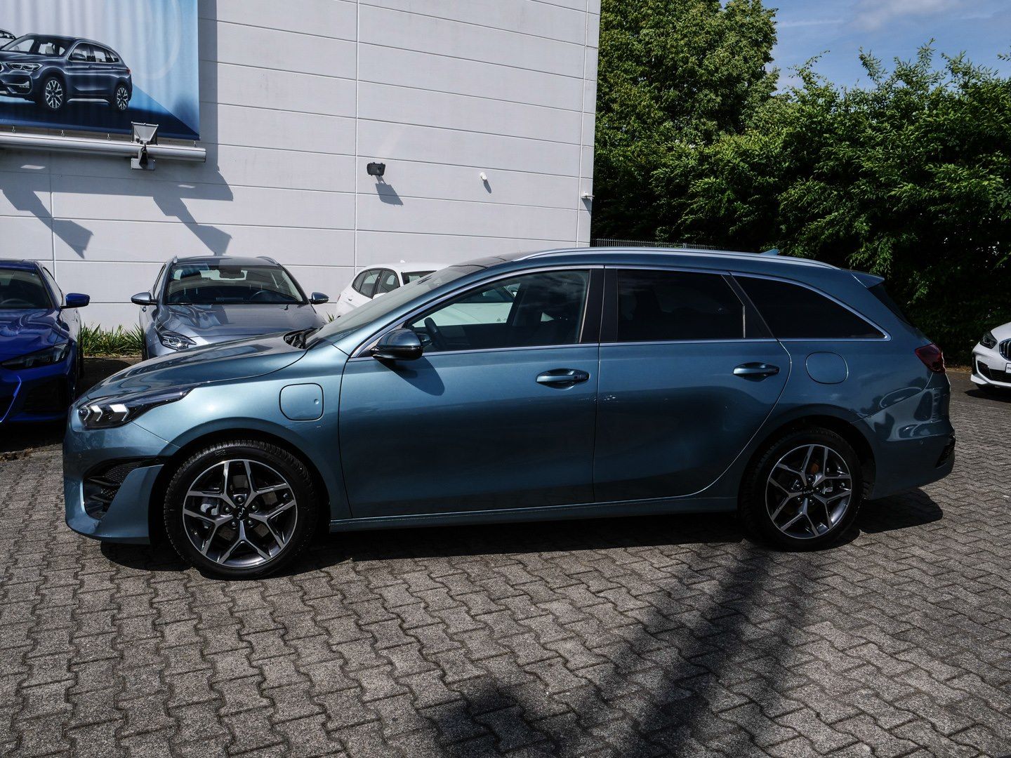 Kia Ceed SW Plug-in Hybrid Platinum - Samsaru's Car Outlet