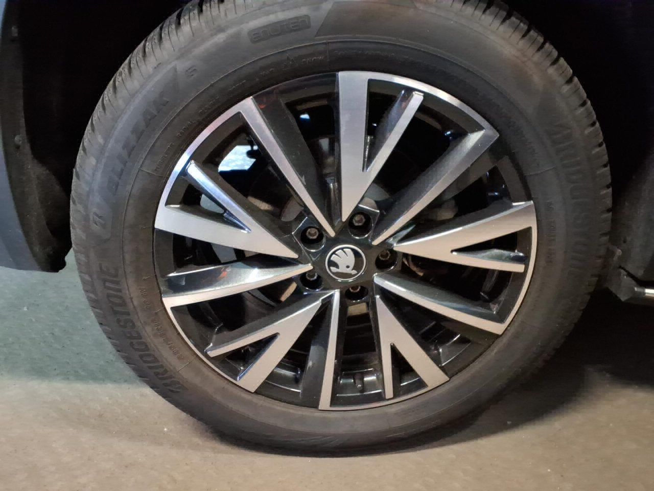 Skoda Kodiaq Sportline IV AHK Panorama TopView 20Zoll