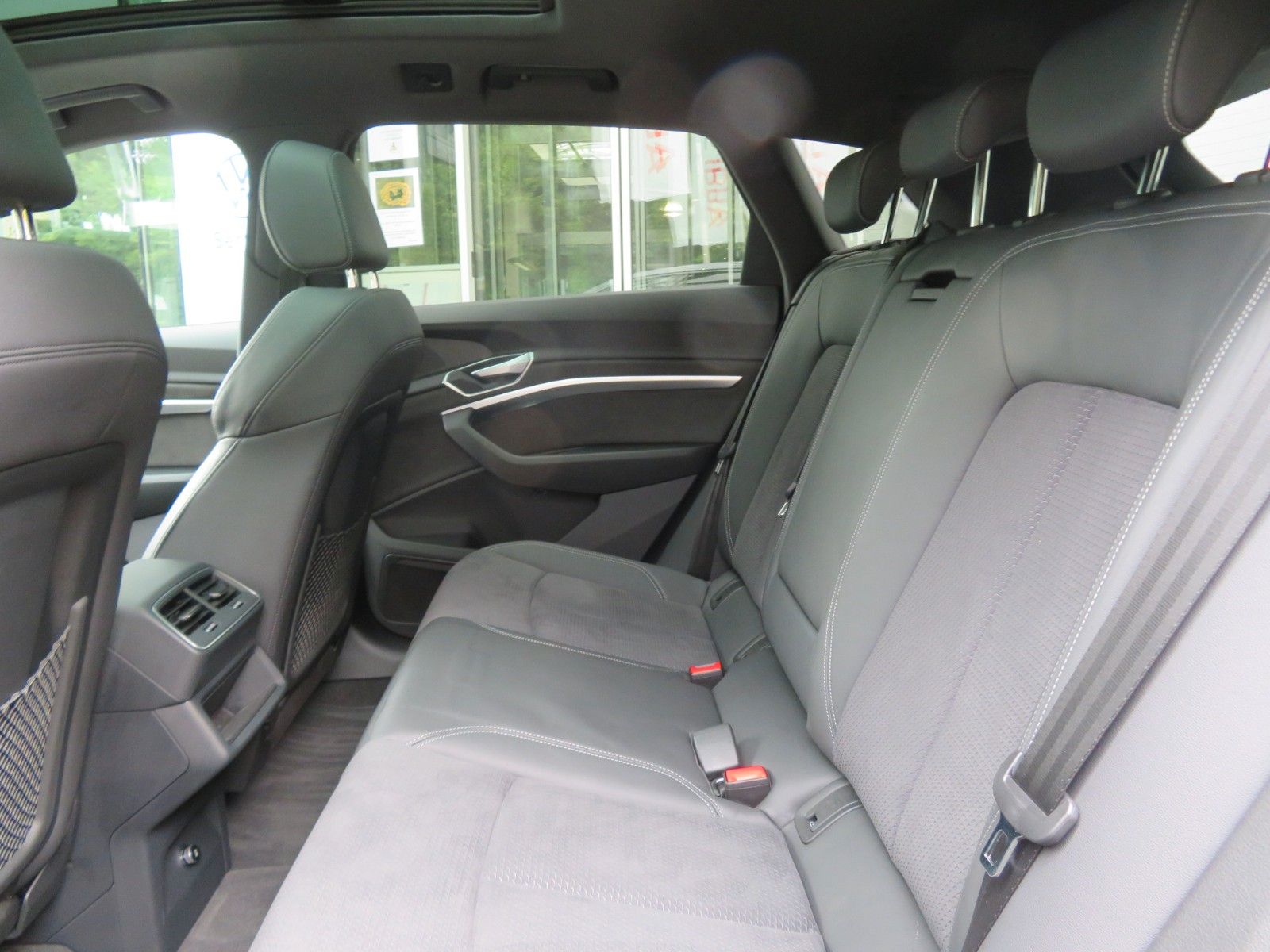 Audi e-tron 55 S-LINE AHK PANO ACC S-LINE UPE 103