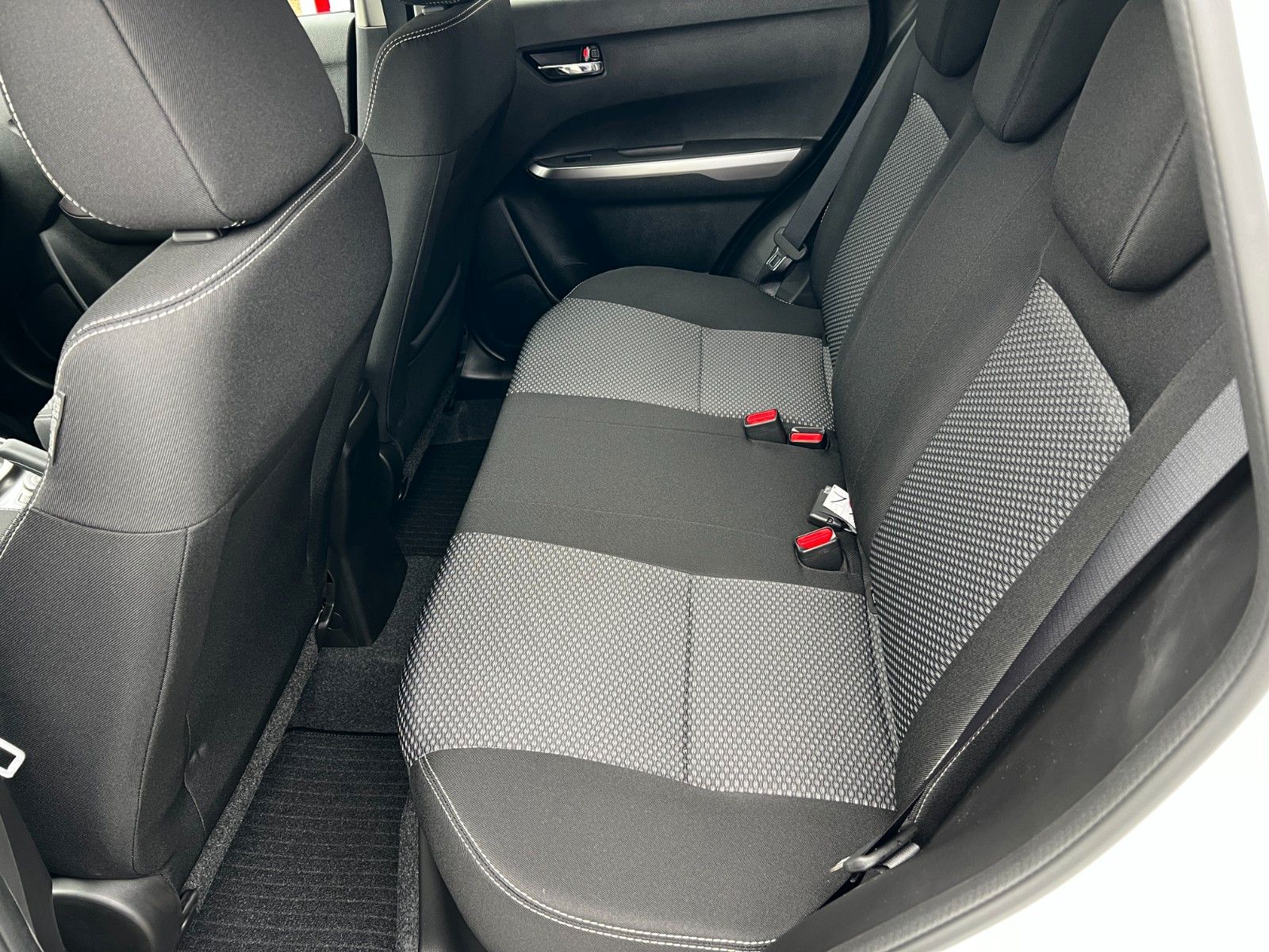 Suzuki Vitara 1.4 BOOSTERJET Hybrid Comfort Allgrip - Samsaru's Car Outlet