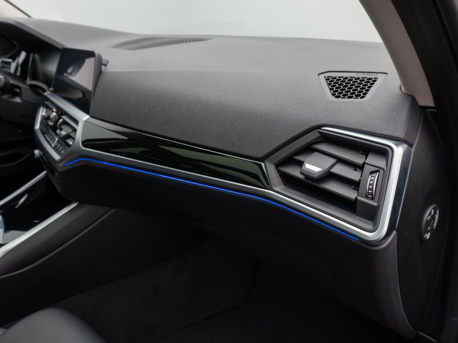 BMW 330i Sport Line - Samsaru's Car Outlet